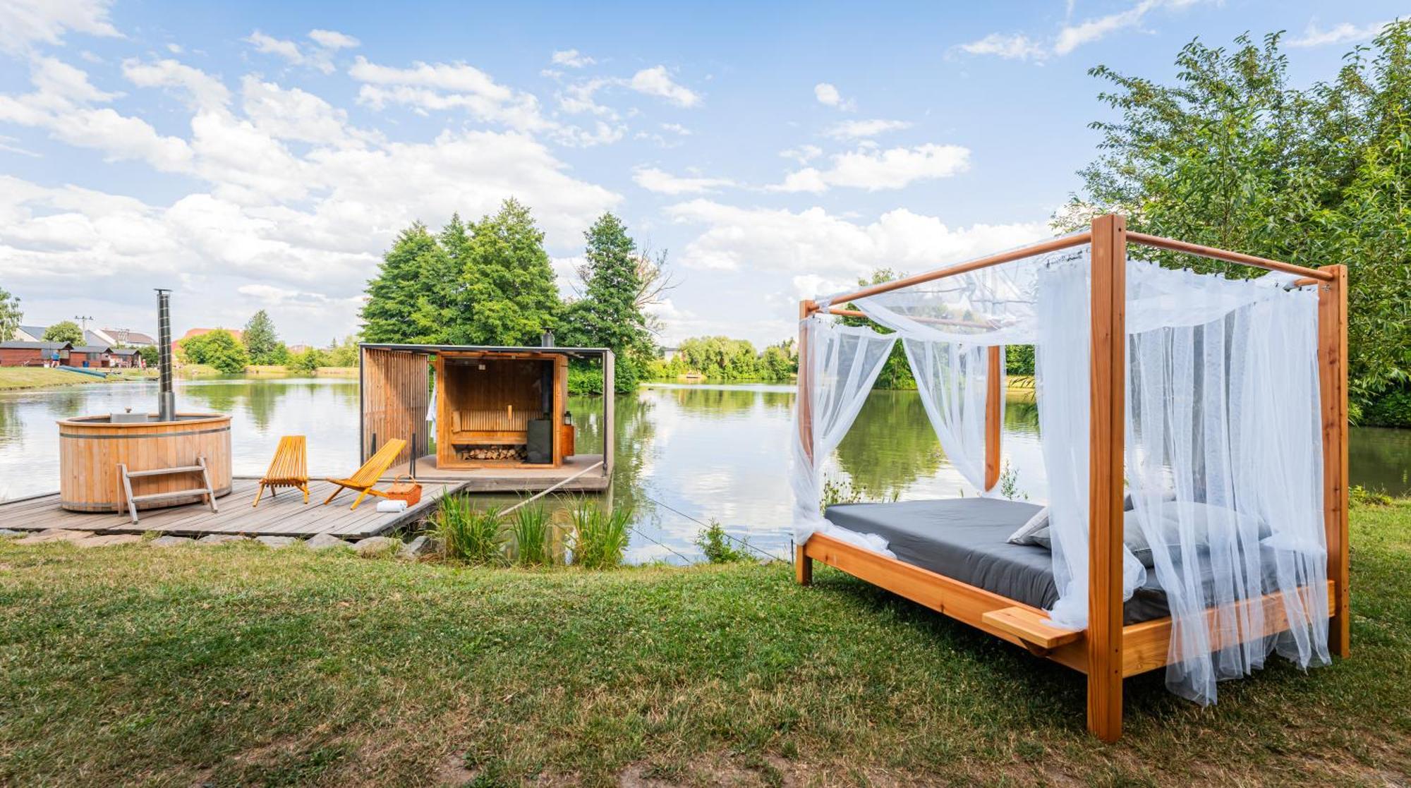 Luxury tent Rybnik Plovouci Sauna Glamping *